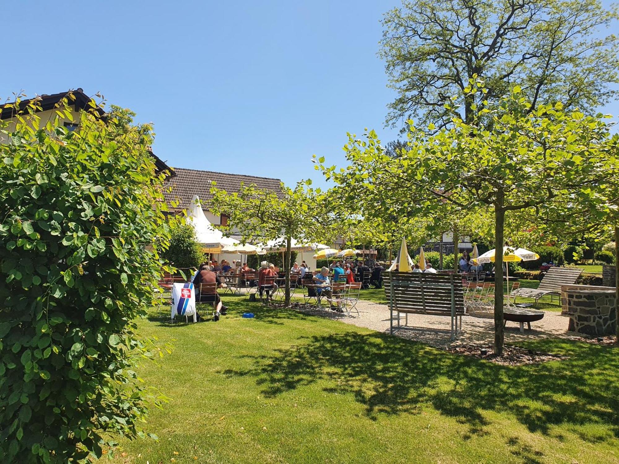 Deutsches Haus Hotel Restaurant Gastwirtschaft Biergarten Am Radweg Bermuthshain Esterno foto
